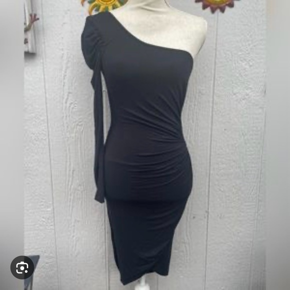 Karshians BEBE Goddess Cocktail Party Fitted One Sleeve Dress - Picture 2 of 12